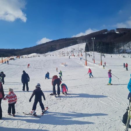 Snowland Apartmany Valča Екстериор снимка