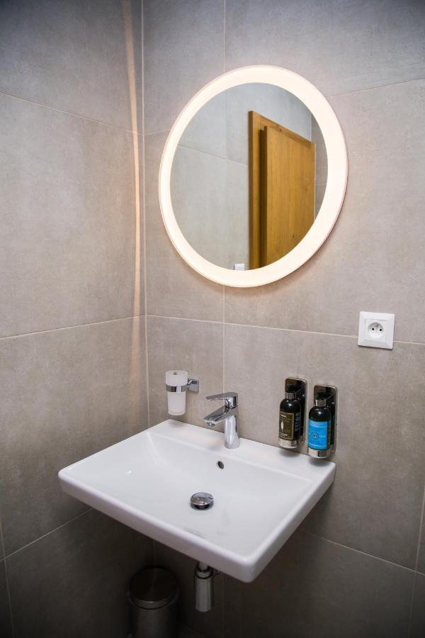 Snowland Apartmany Valča Екстериор снимка