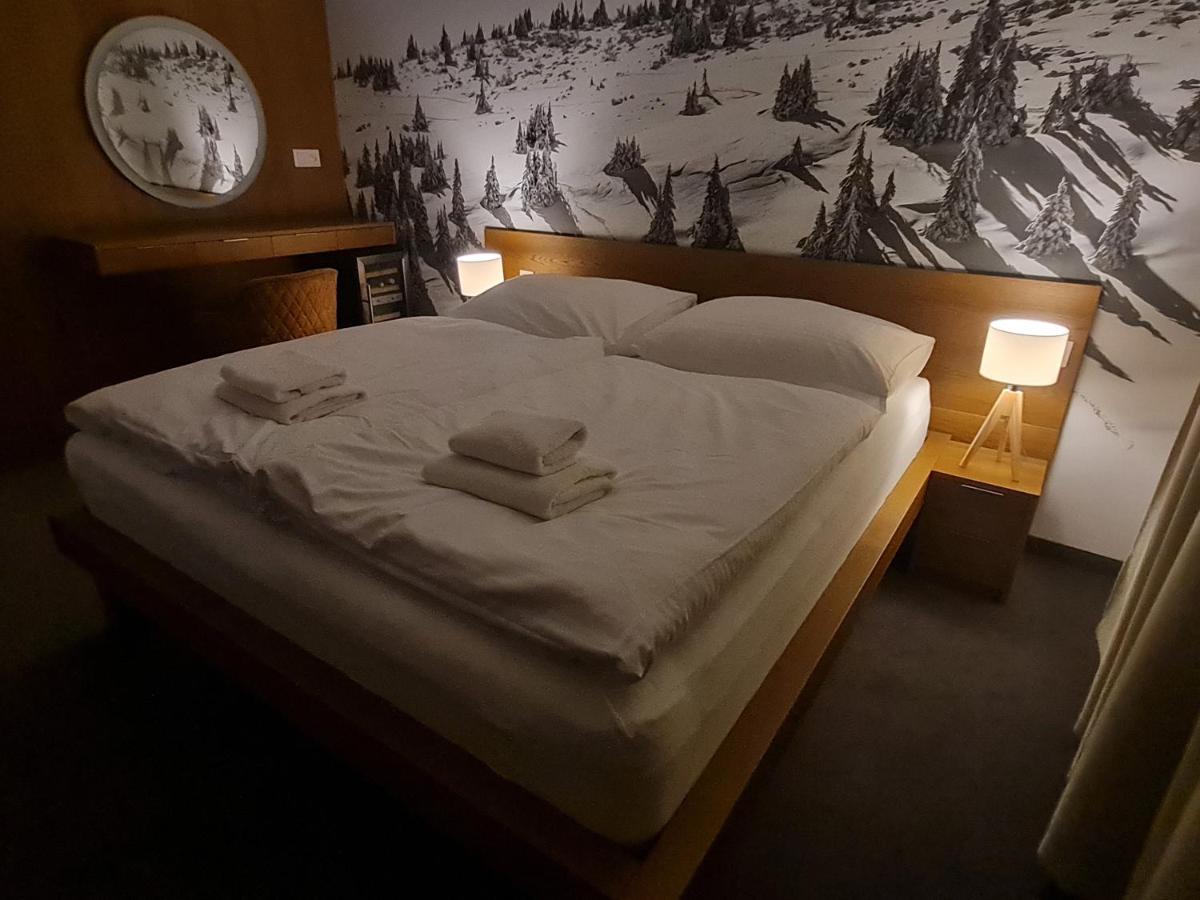 Snowland Apartmany Valča Екстериор снимка