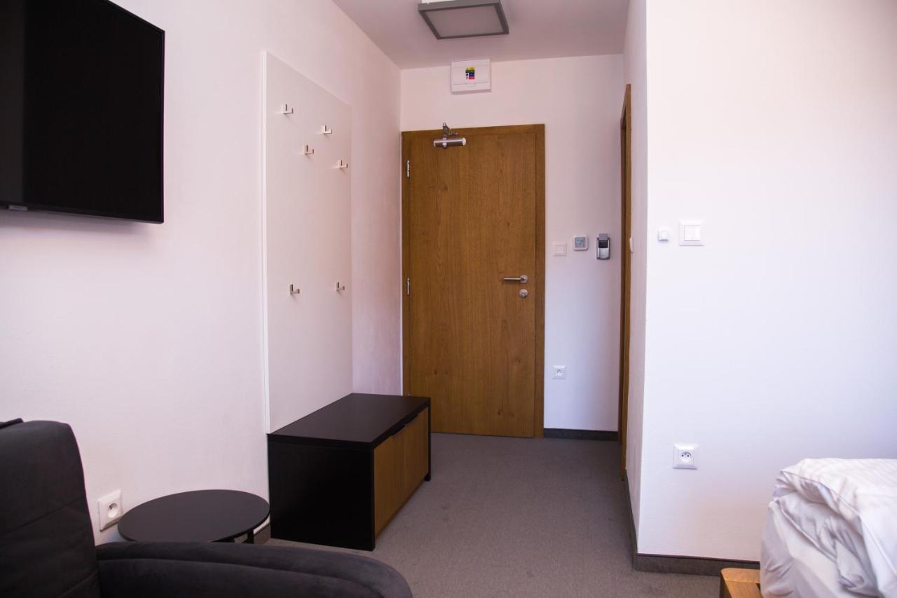 Snowland Apartmany Valča Екстериор снимка