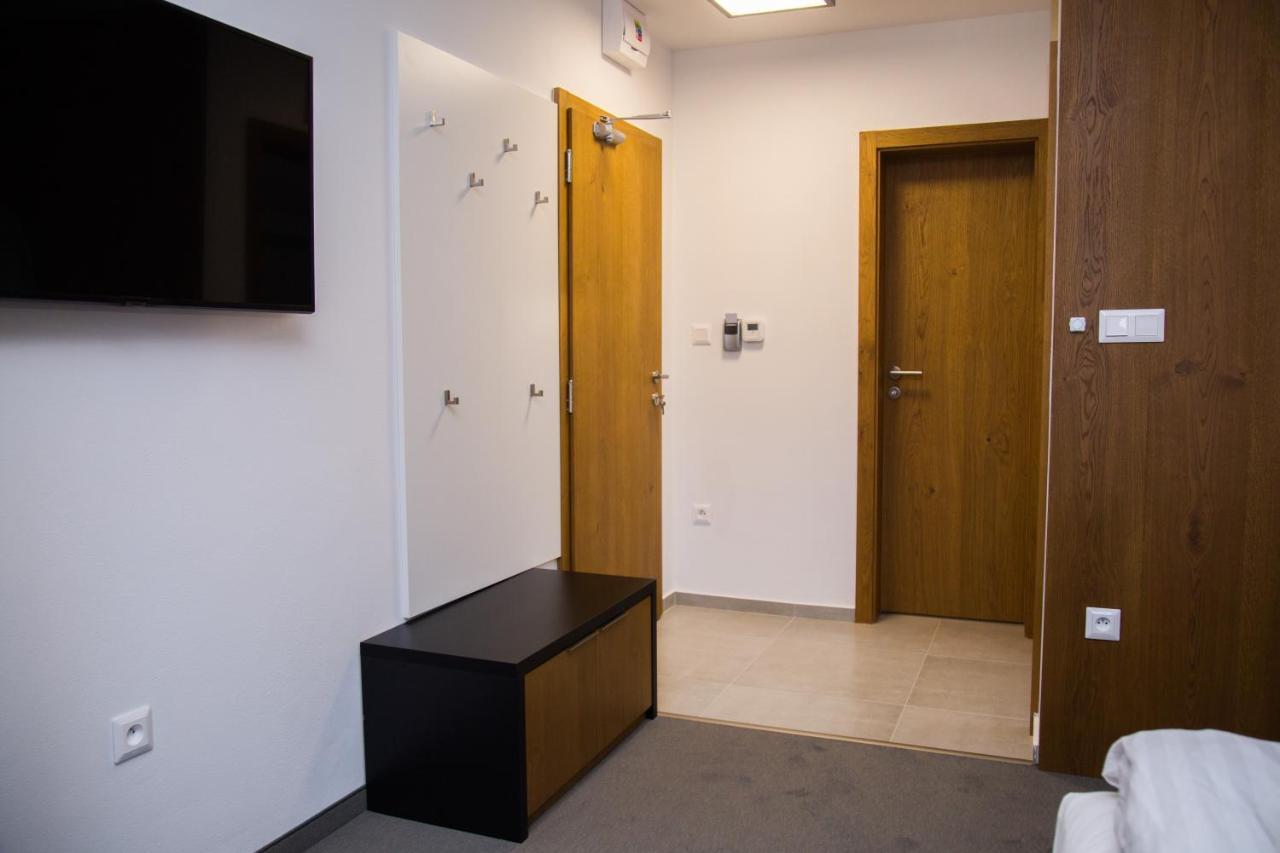 Snowland Apartmany Valča Екстериор снимка