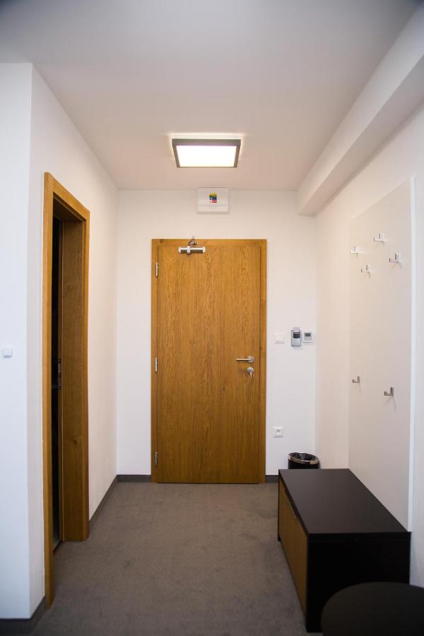Snowland Apartmany Valča Екстериор снимка