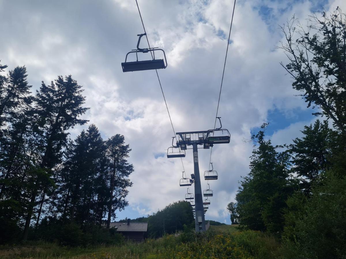 Snowland Apartmany Valča Екстериор снимка