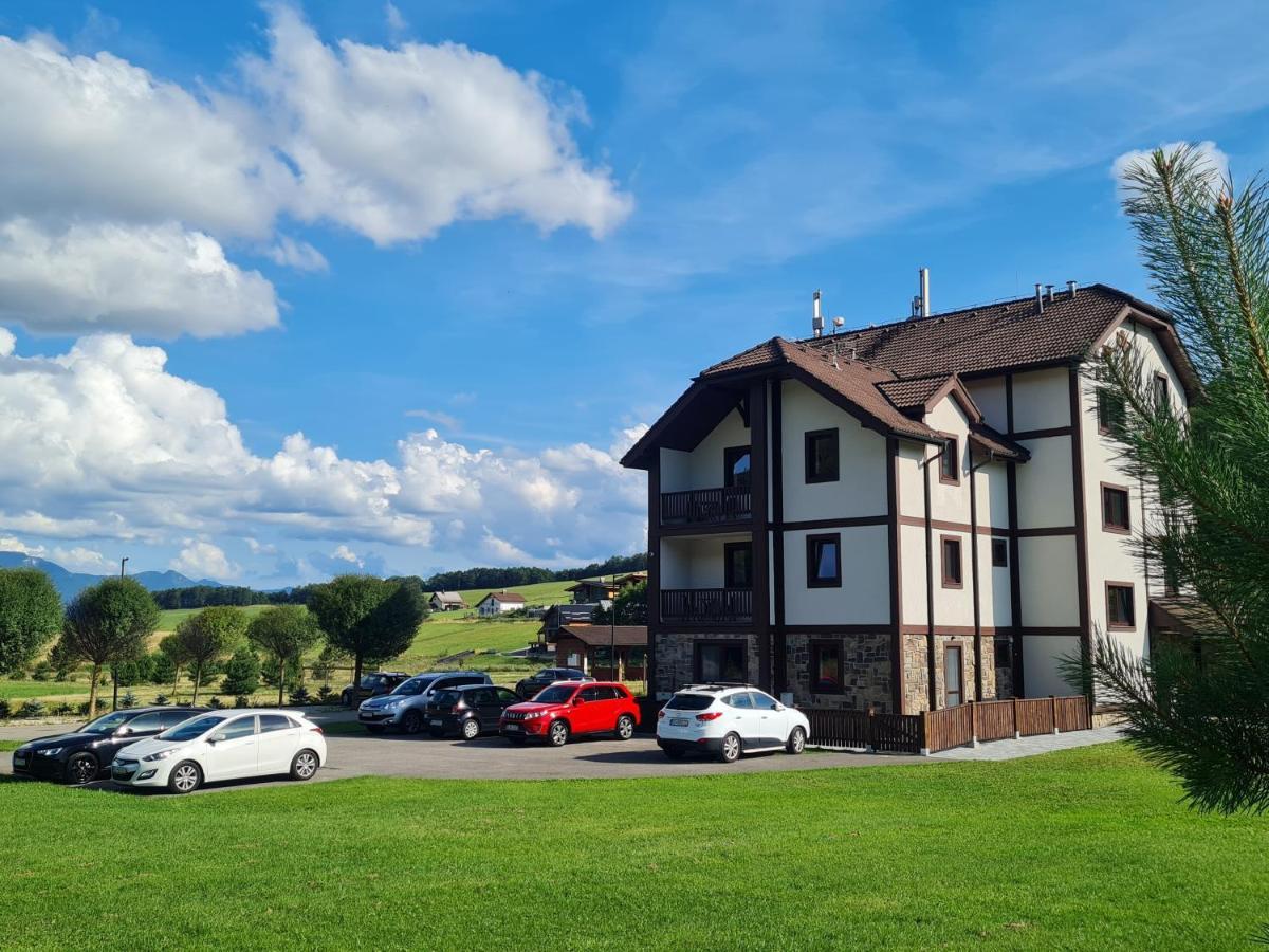 Snowland Apartmany Valča Екстериор снимка