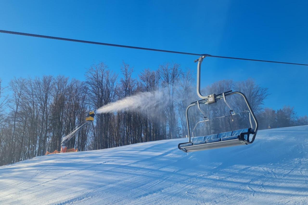 Snowland Apartmany Valča Екстериор снимка