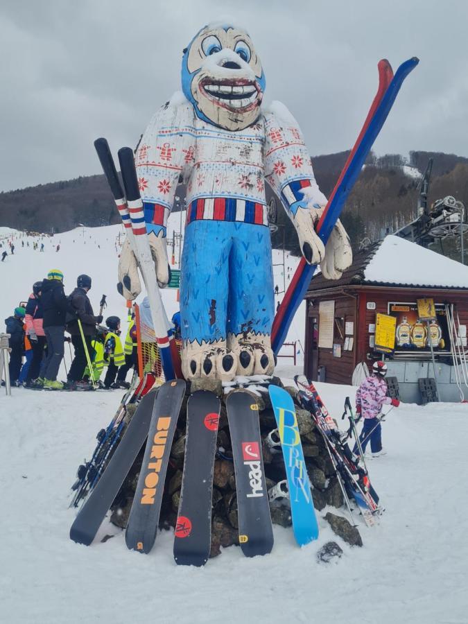Snowland Apartmany Valča Екстериор снимка