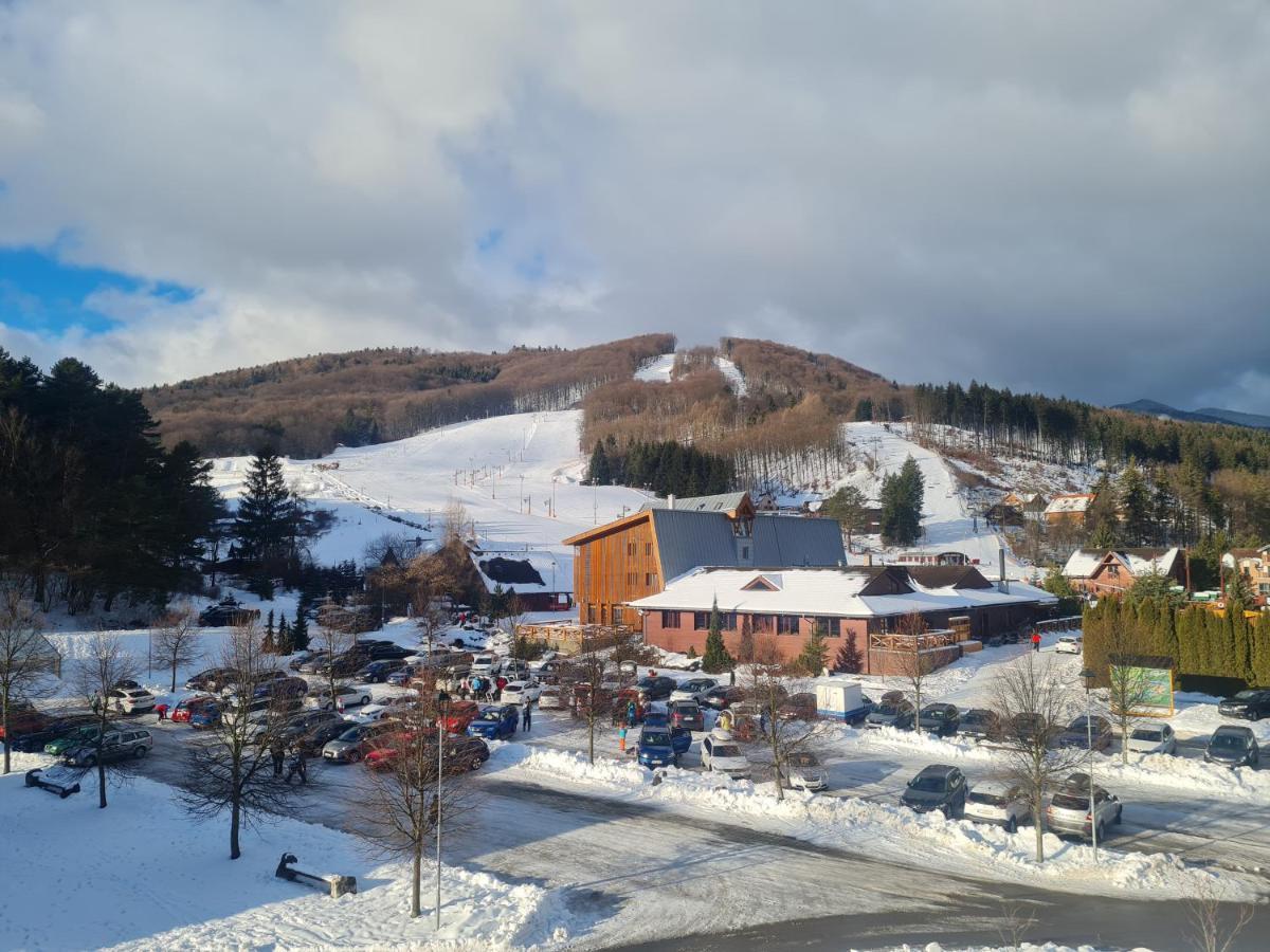 Snowland Apartmany Valča Екстериор снимка