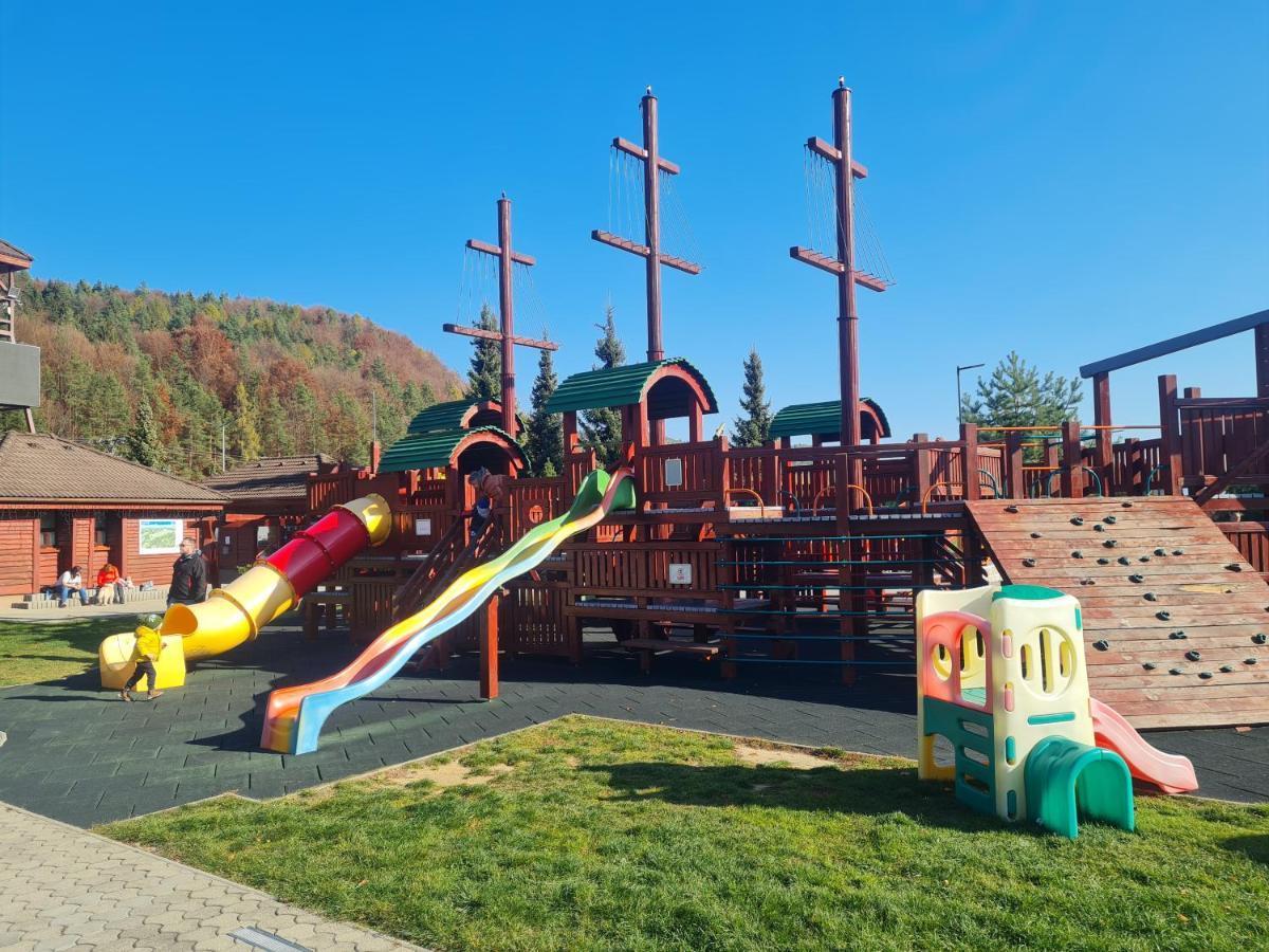 Snowland Apartmany Valča Екстериор снимка