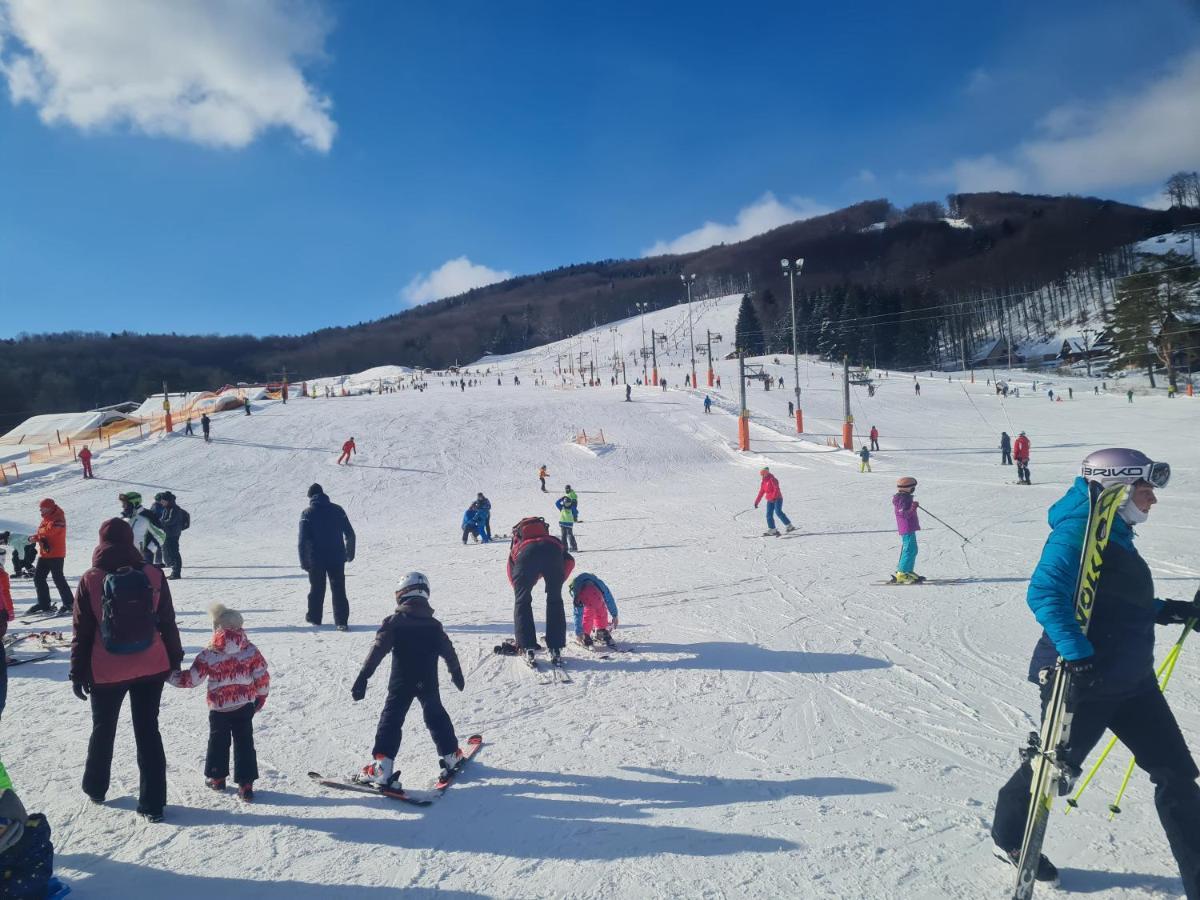 Snowland Apartmany Valča Екстериор снимка
